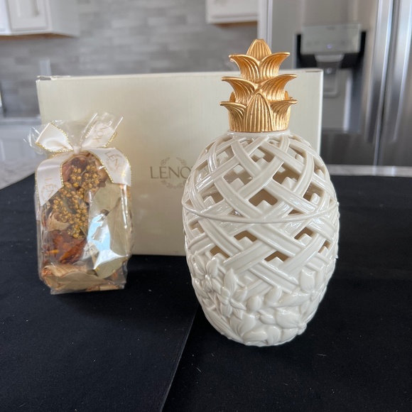 Lenox Vintage Pinapple with Potpourri - Picture 1 of 15